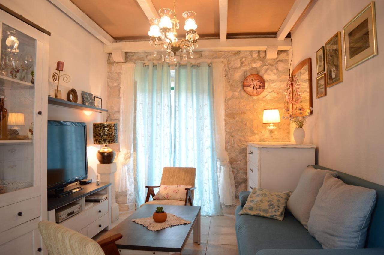 Visilo Stone House Villa Pucisca Dış mekan fotoğraf