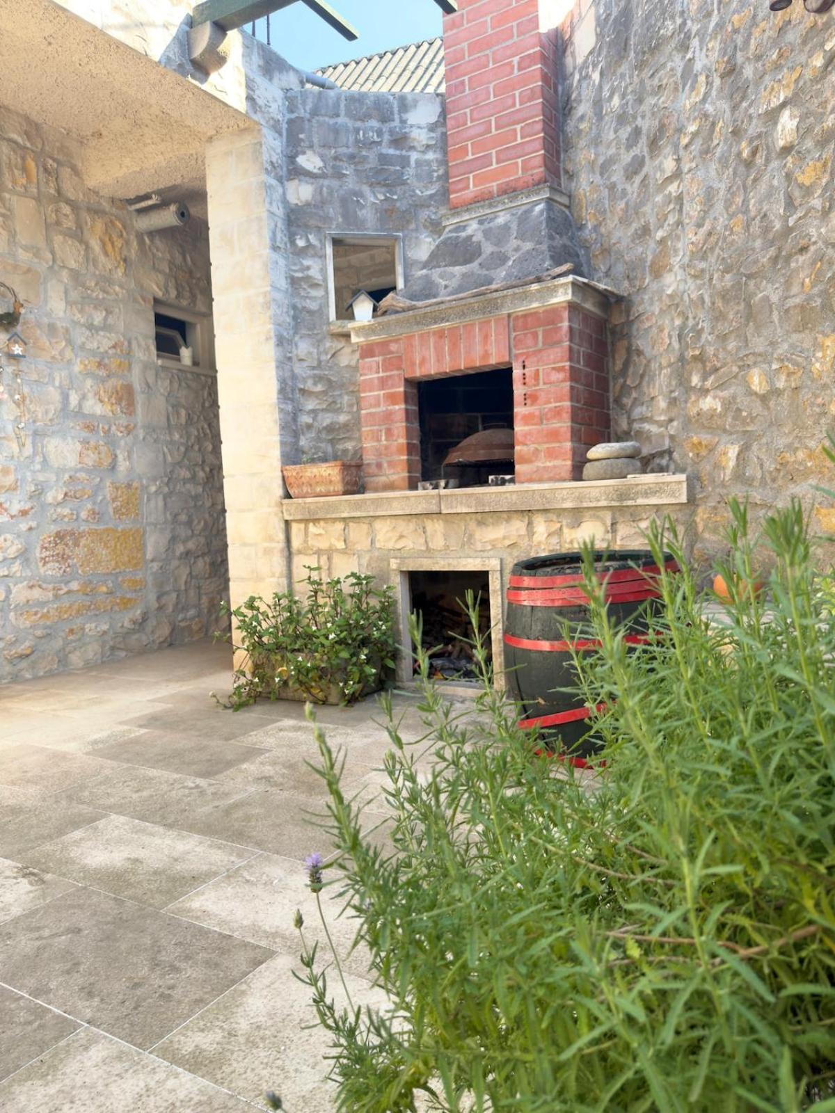 Visilo Stone House Villa Pucisca Dış mekan fotoğraf