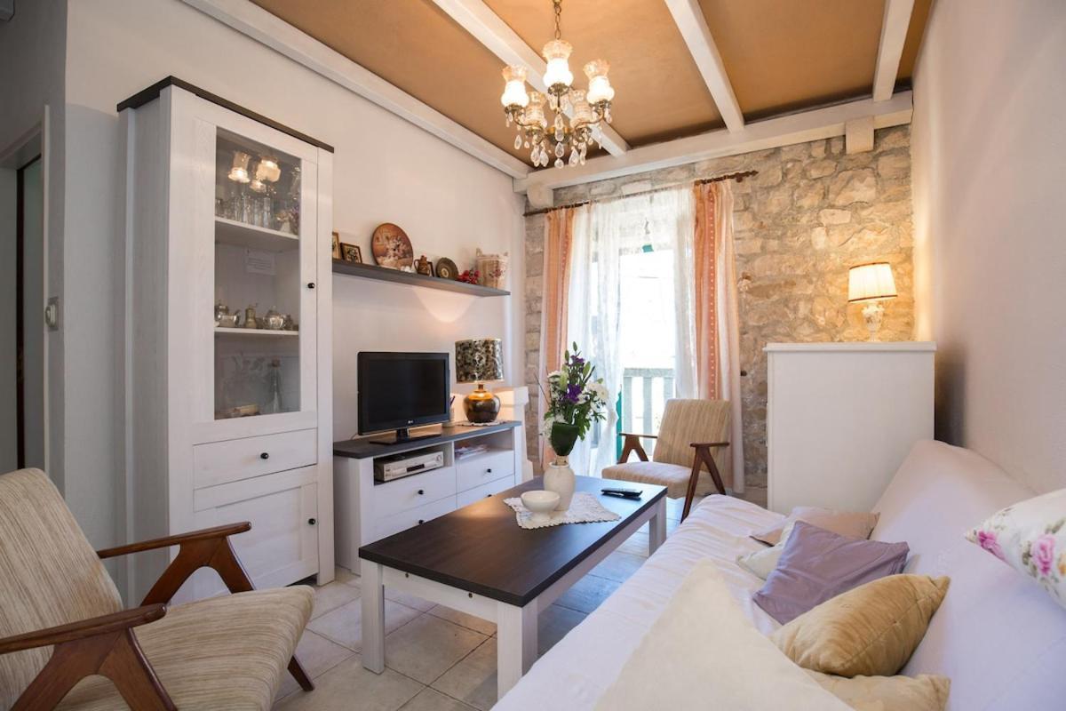 Visilo Stone House Villa Pucisca Dış mekan fotoğraf