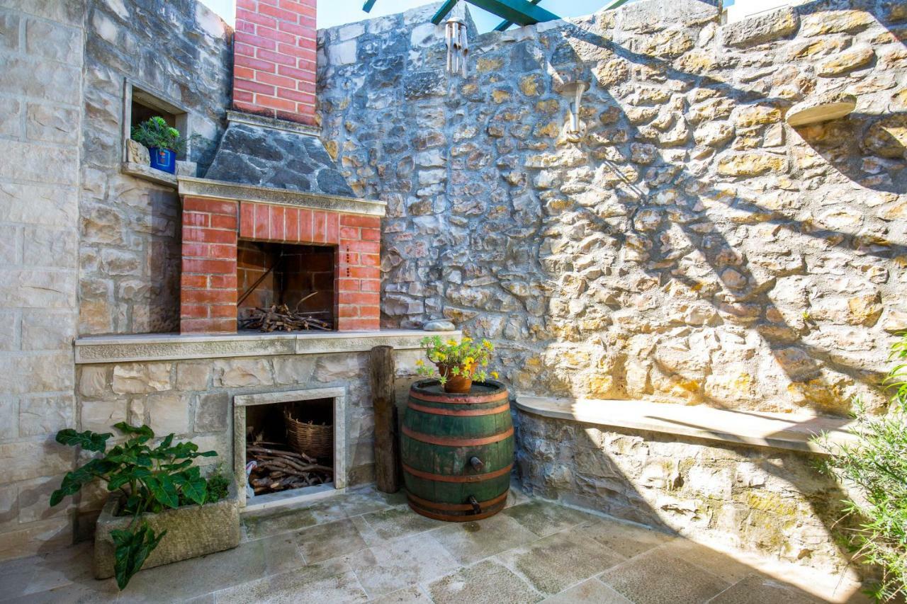 Visilo Stone House Villa Pucisca Dış mekan fotoğraf